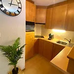 Lumineux I Balcon I & Parking Apartment *