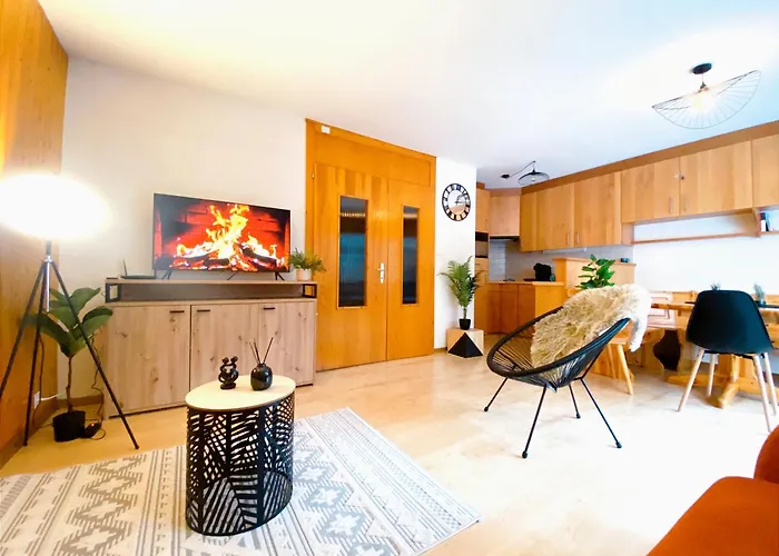 Lumineux I Balcon I & Parking Apartment