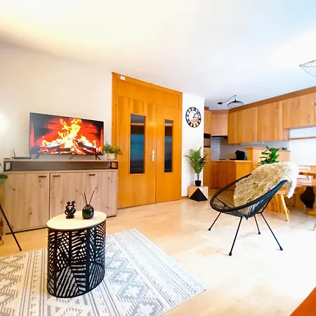 Free Parking Apartman